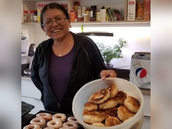 Lena Hjorth making delicious bannock