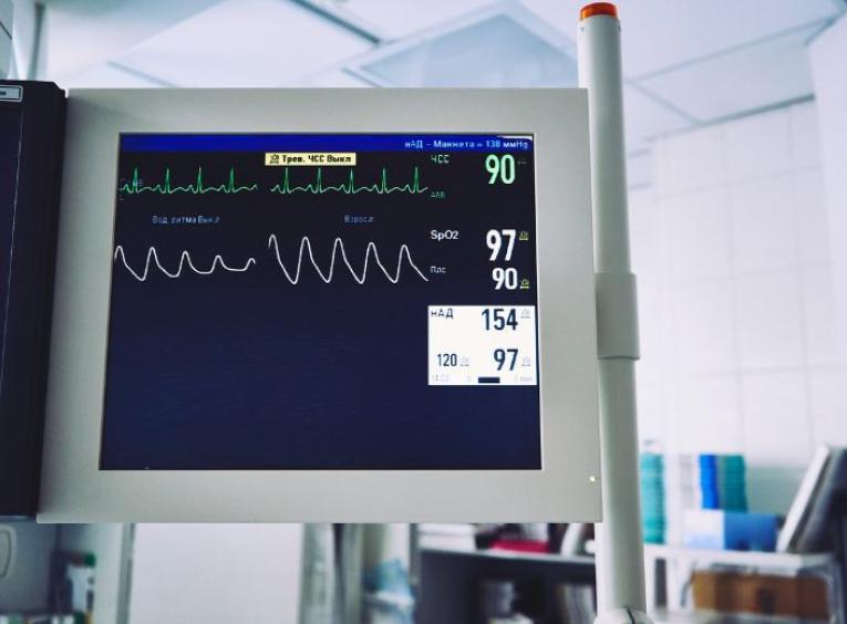 Heart monitor information screen